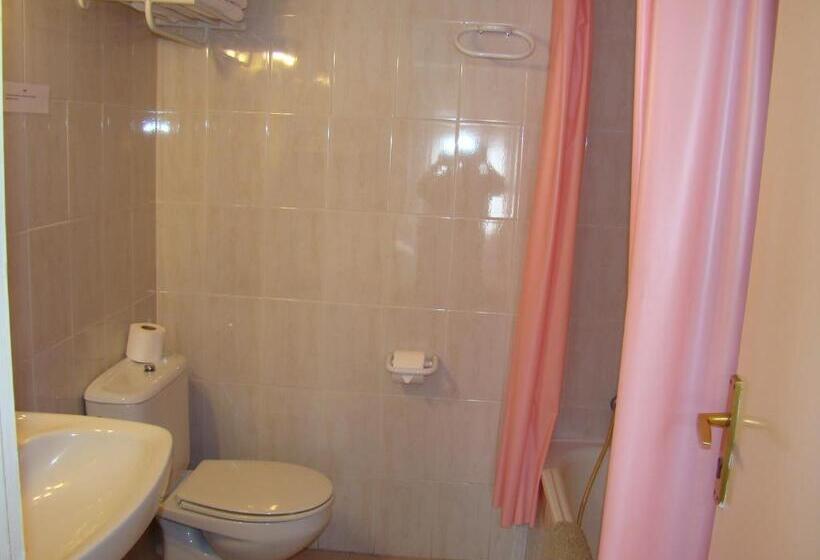 스탠다드 트리플 룸, Hostal Platja