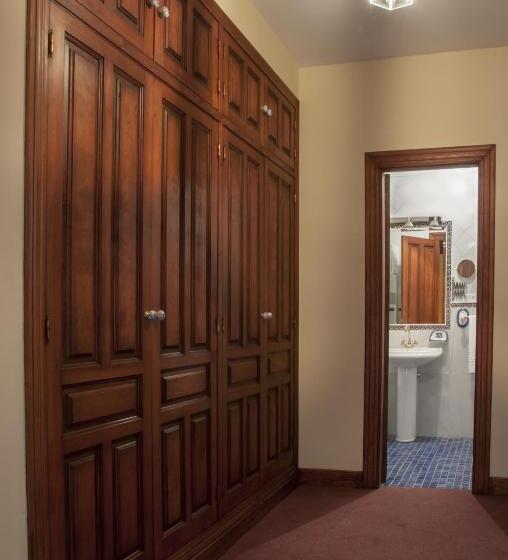 جناح جونيور, Alvar Fanez