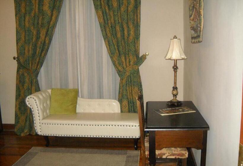 غرفة سوبيريور, Alvar Fanez