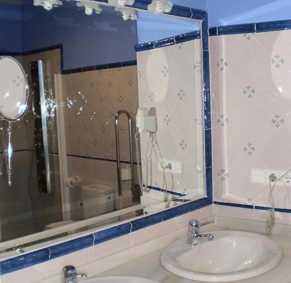 غرفة سوبيريور, Alvar Fanez