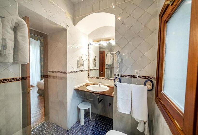 غرفة سوبيريور, Alvar Fanez