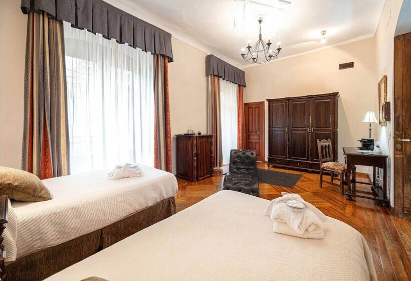 غرفة سوبيريور, Alvar Fanez