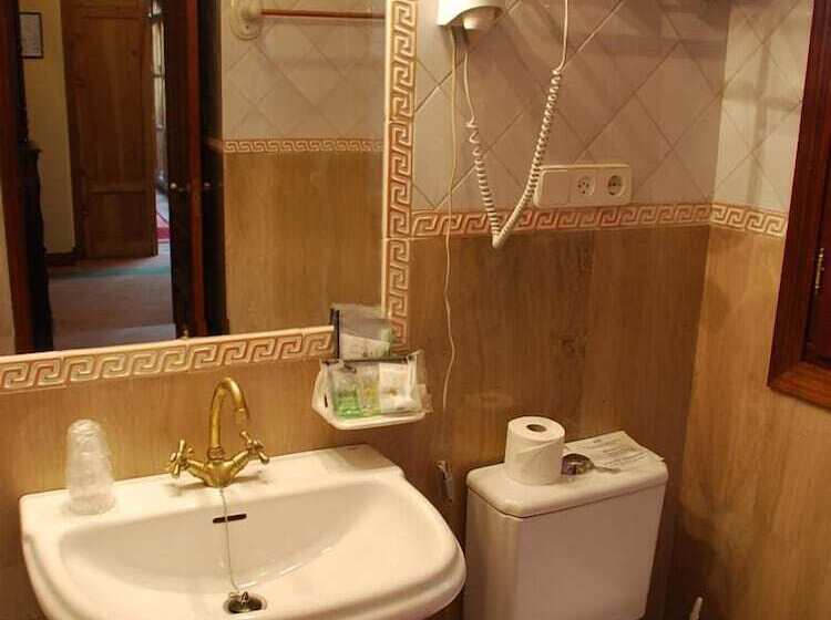 غرفة قياسية فردية, Alvar Fanez