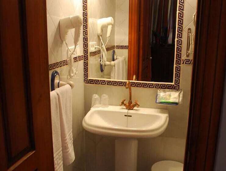 غرفة قياسية فردية, Alvar Fanez