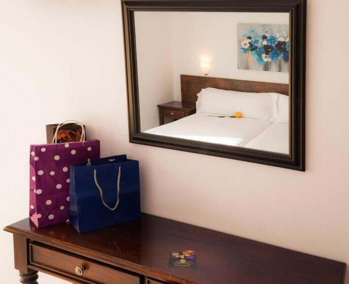 اتاق استاندارد, Aston