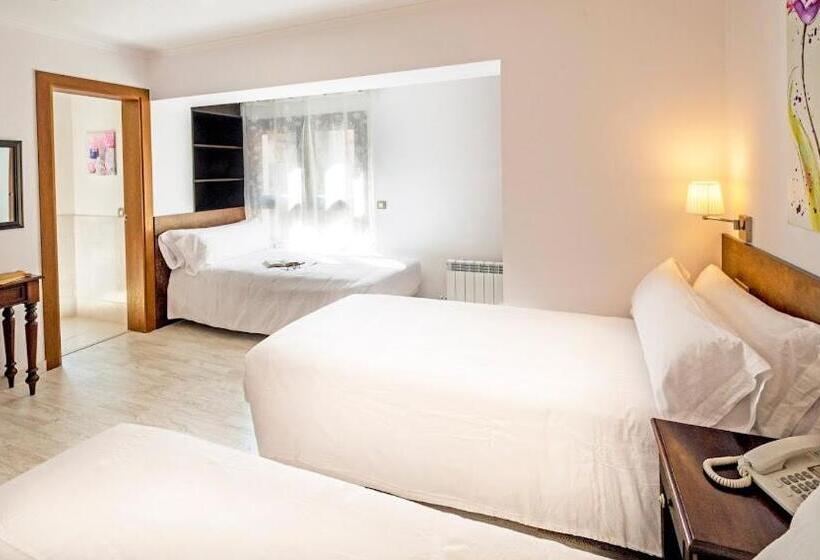 اتاق استاندارد سه نفره, Aston