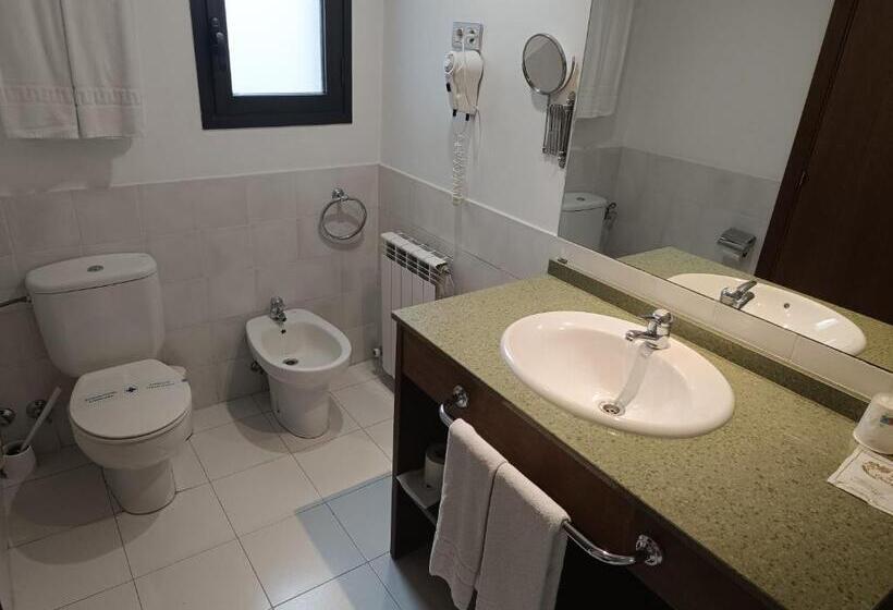 اتاق استاندارد با بالکن, Aston