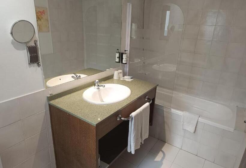 اتاق استاندارد با بالکن, Aston