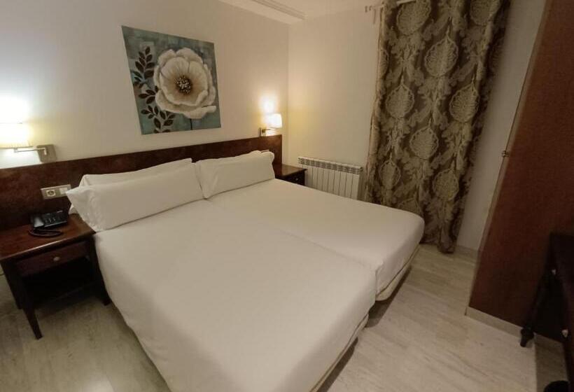 اتاق اکونومی, Aston