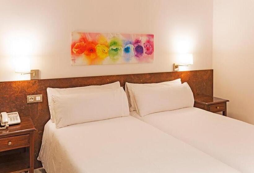 اتاق اکونومی, Aston