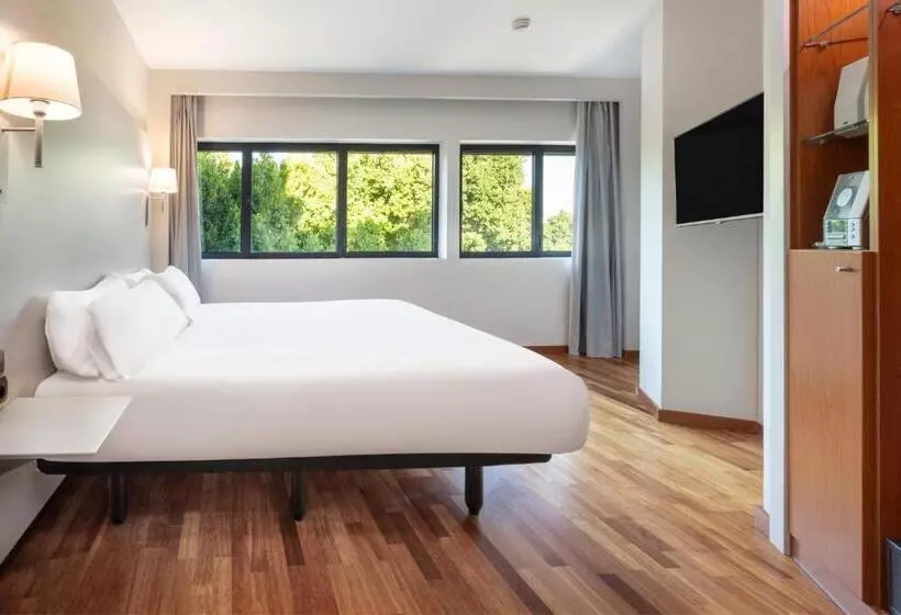 سوییت جونیور, B&b Hotel Jerez