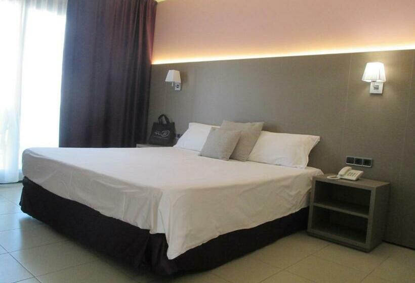 Номер Superior Вид на Бассейн, Fenals Garden