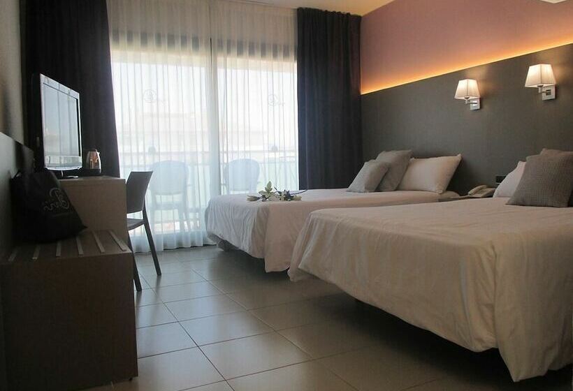 Номер Superior Вид на Бассейн, Fenals Garden