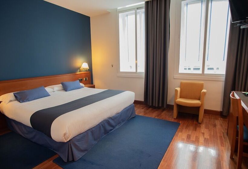 חדר דלוקס, Mondragon Hotela