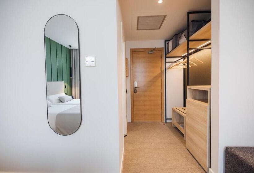 חדר דלוקס, Mondragon Hotela