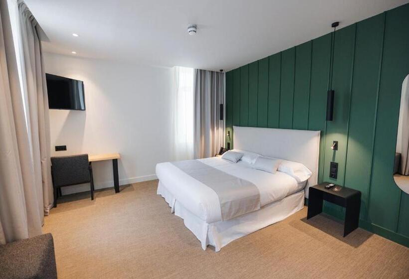 חדר דלוקס, Mondragon Hotela