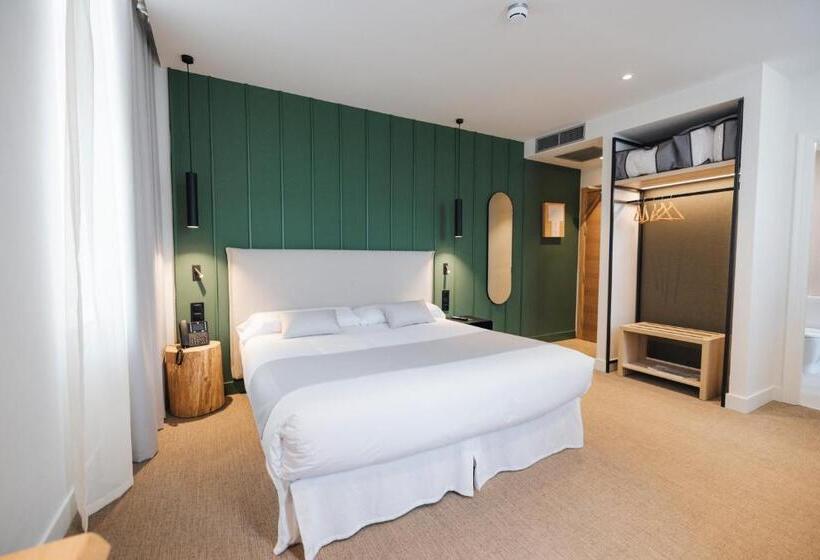 חדר דלוקס, Mondragon Hotela