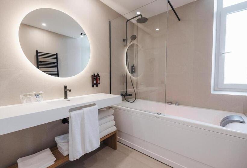 סוויטה, Mondragon Hotela