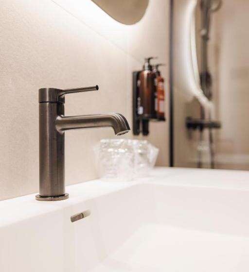 חדר סטנדרט לשלושה, Mondragon Hotela