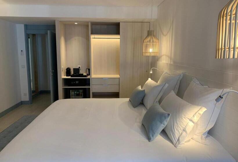 Номер Deluxe, Malibu Foz Hotel   La Maison Younan