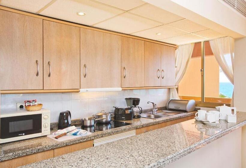Апартаменты 2 Спальни Вид на Море, Sunset Beach Club Hotel Apartments