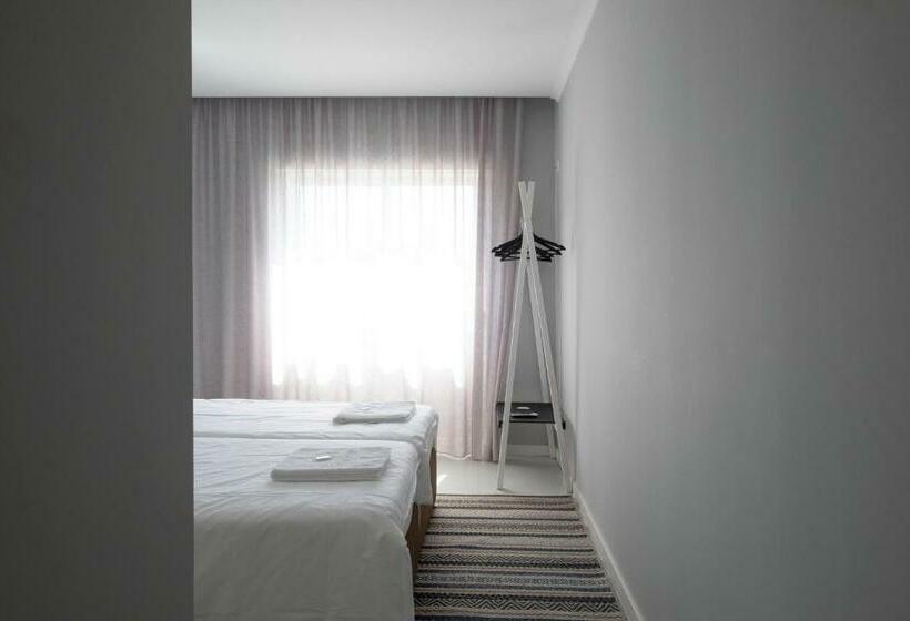 اتاق استاندارد, Bus Station Suites & Studios