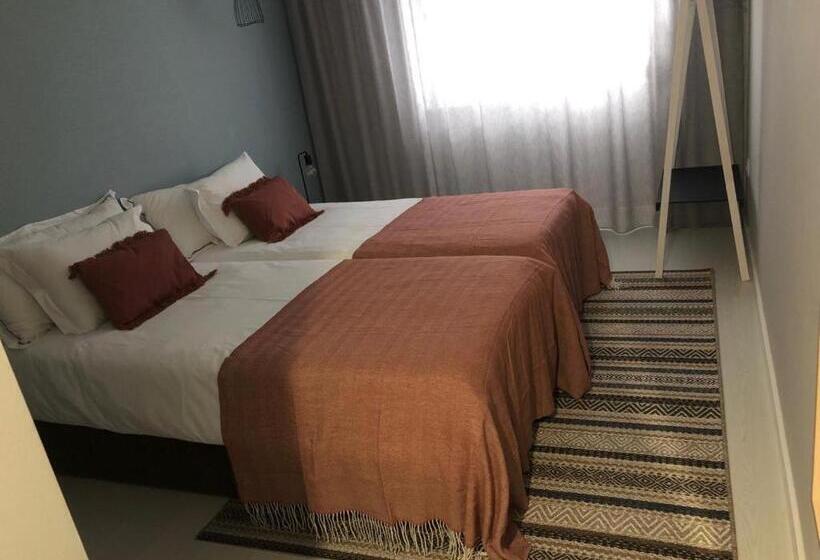 اتاق استاندارد, Bus Station Suites & Studios