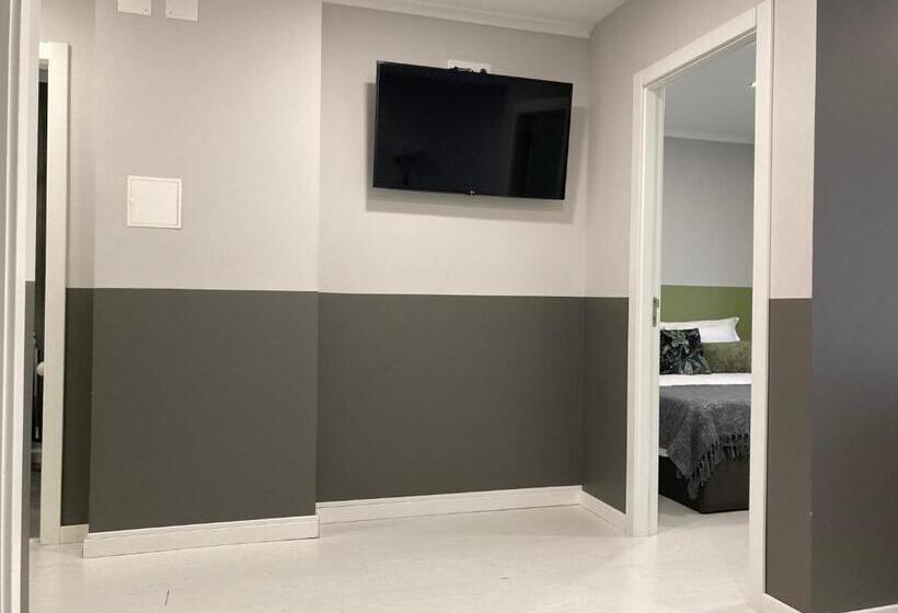 غرفة عائلية, Bus Station Suites & Studios