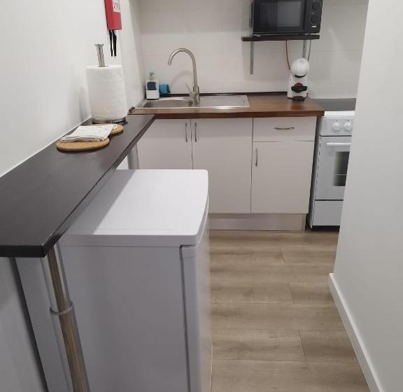 إستوديو سوبيريور, Bus Station Suites & Studios