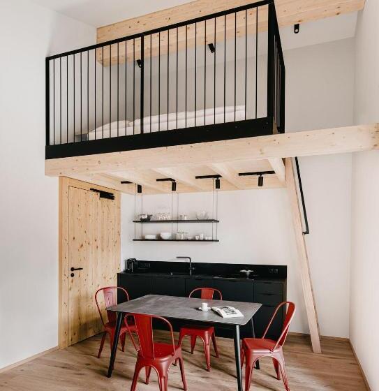 带1个卧室的顶楼公寓, Das Bleibt Alpine Suites