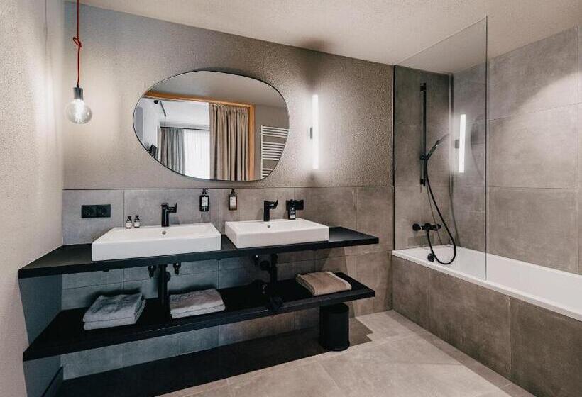 带1个卧室的带阳台的公寓, Das Bleibt Alpine Suites