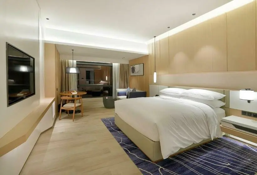 キングサイズベッドのデラックスルーム, Courtyard By Marriott Xiamen