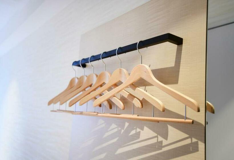 Номер Стандарт, Iam