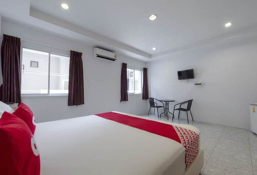Номер Стандарт, Oyo 698 Pattaya City