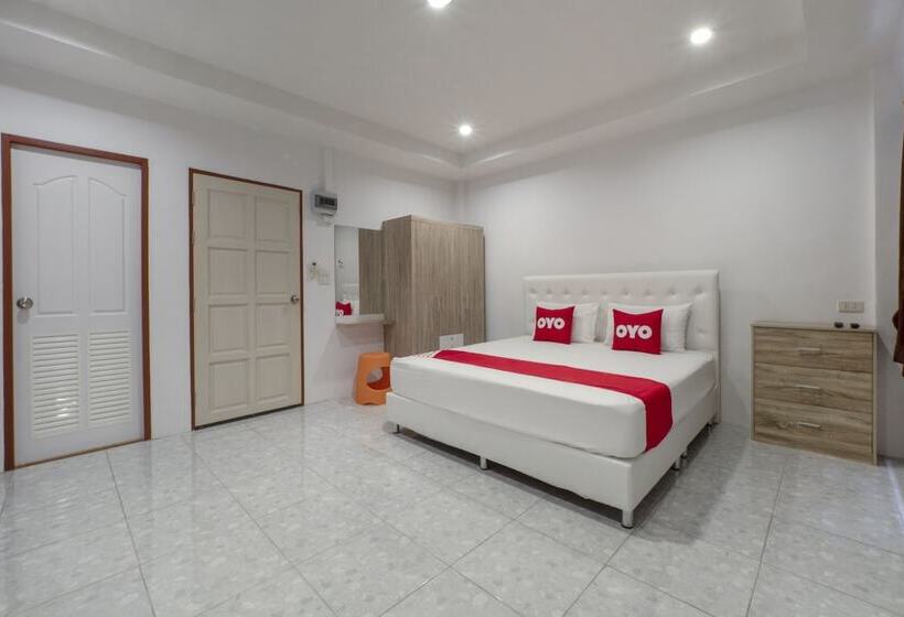 Номер Стандарт, Oyo 698 Pattaya City