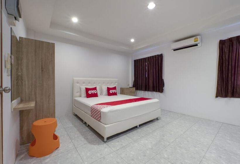 Номер Стандарт, Oyo 698 Pattaya City