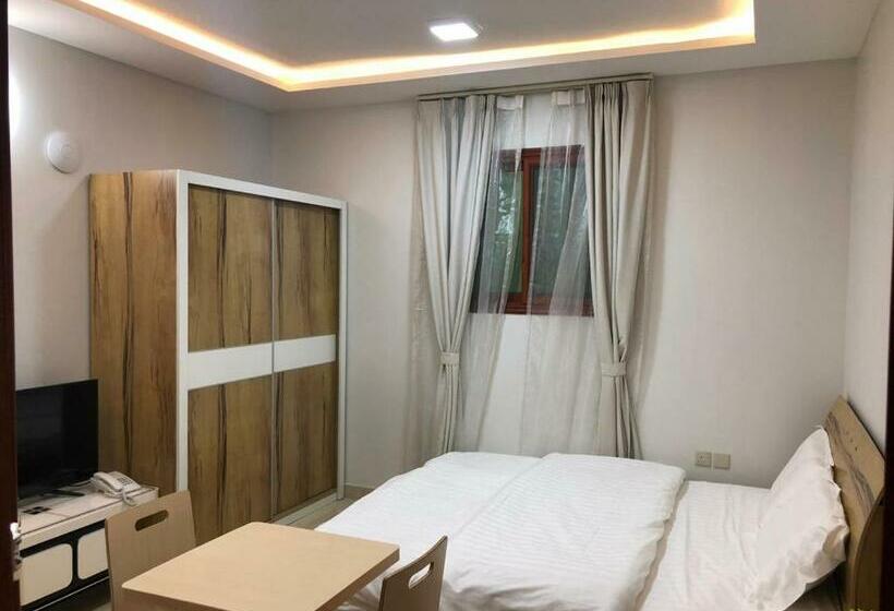 Economy Studio, Hala Onaizah
