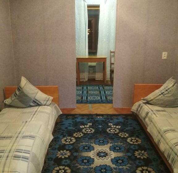 اتاق اکونومی, готель на автовокзалі