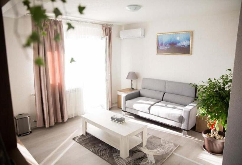 Quarto Triplo Standart, China Town Prenoćište