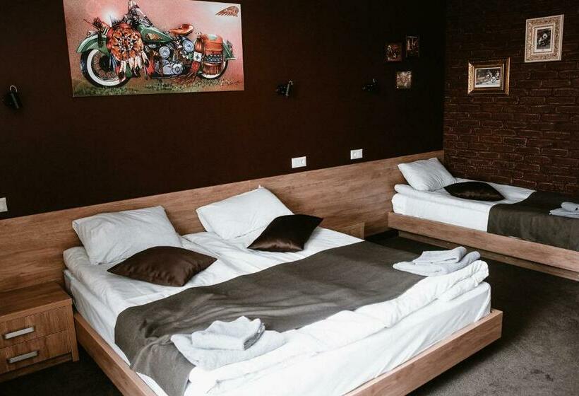 اتاق سوپریور سه تخته, Clubhouse