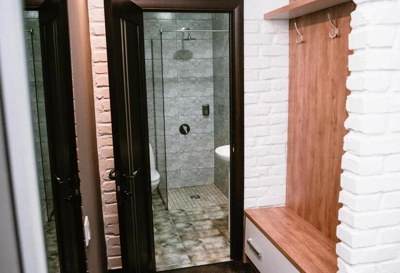 سوییت جونیور, Clubhouse