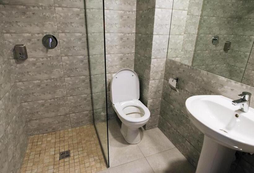 اتاق استاندارد, Clubhouse