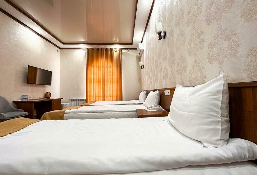 舒适三人间, Khiva Palace