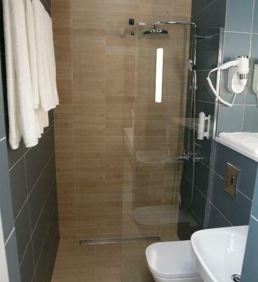 اتاق سوپریور, Telegraph Inn