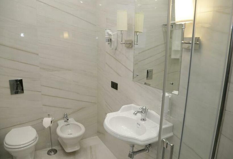 سوئیت با تخت بزرگ, Telegraph Inn