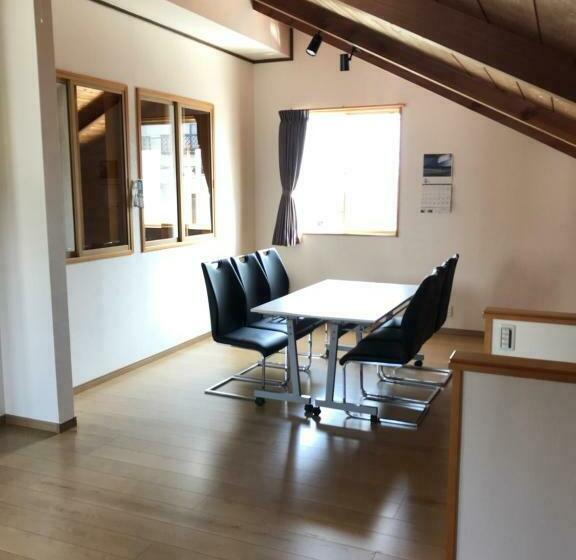 패밀리 룸, F.stic_house