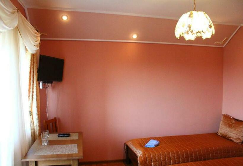 اتاق اکونومی, Cafe Motel Goryanka