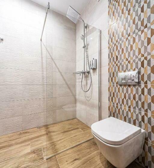 سوییت لوکس, Chalet Du Mont