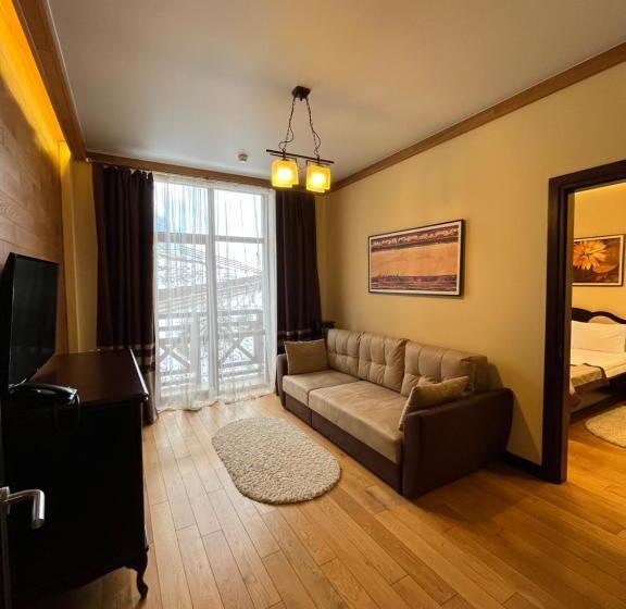 سوئیت با بالکن, Chalet Du Mont