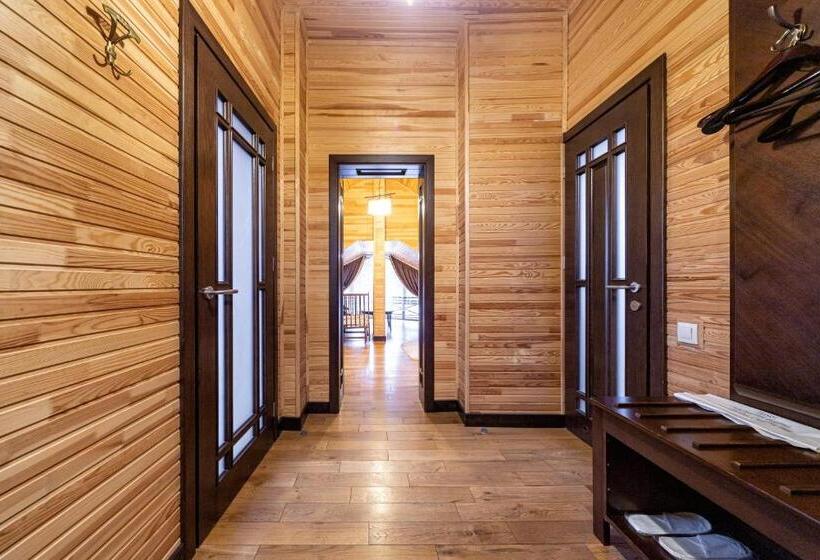 اتاق خانوادگی, Chalet Du Mont